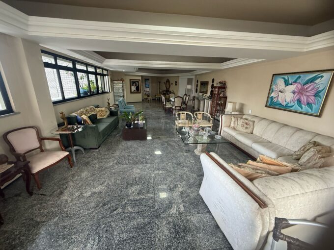 Apartamento no Edifício Dietrich Meireles
